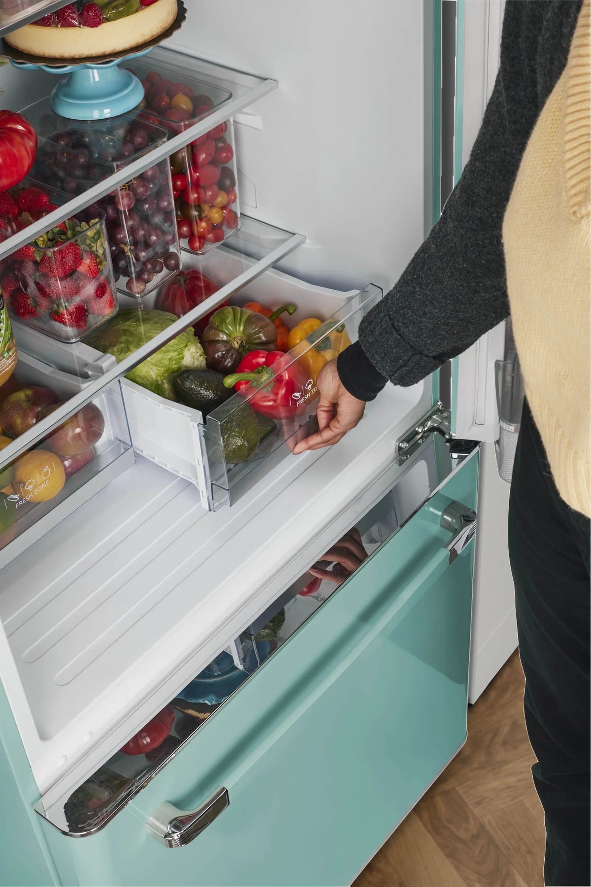 2026 NewUnique Appliances Ugp-510L Ac Classic Retro 30" Wide 17.7 Cu. Ft. Energy Star Certified