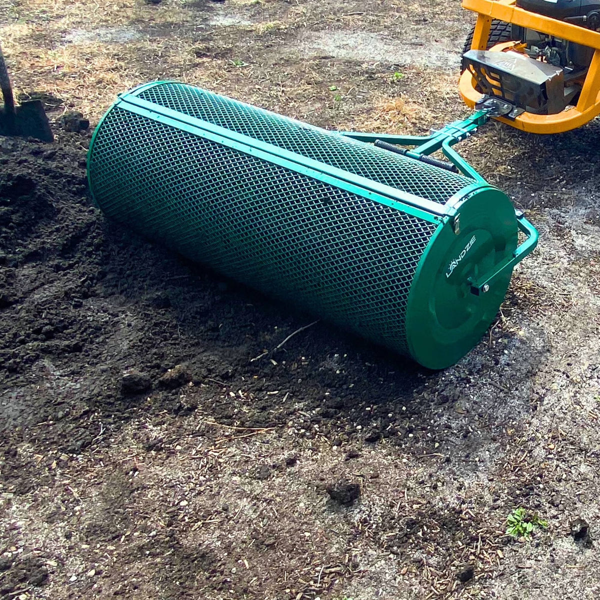 2026 NewLandzie Compost Spreader 24 Inch Walk-Behind Lawn & Garden Spreader with Metal Mesh Basket