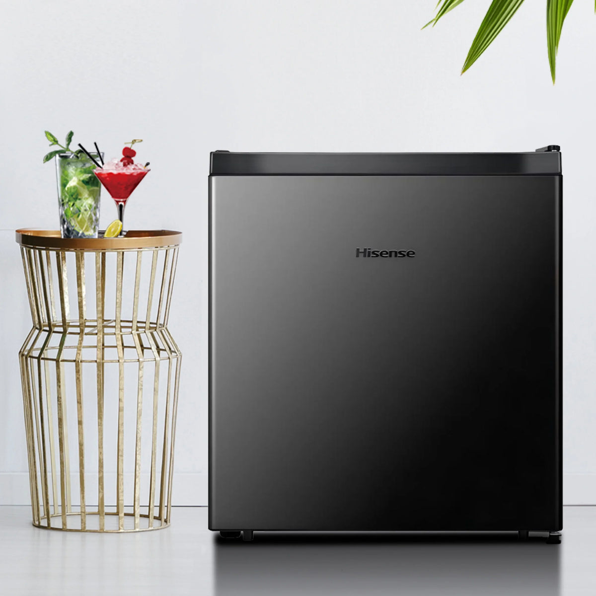 2026 NewHisense 1.6 Cu ft Single Door Mini Fridge, Black, Energy Star, 1 Year Warranty, WMS017M6XBE New